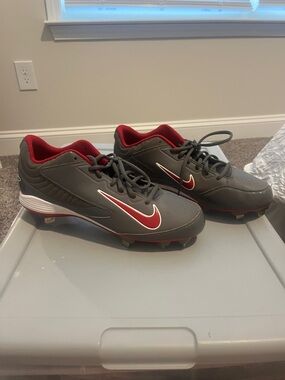 Nike Gray and Red Men's Baseball Cleats
